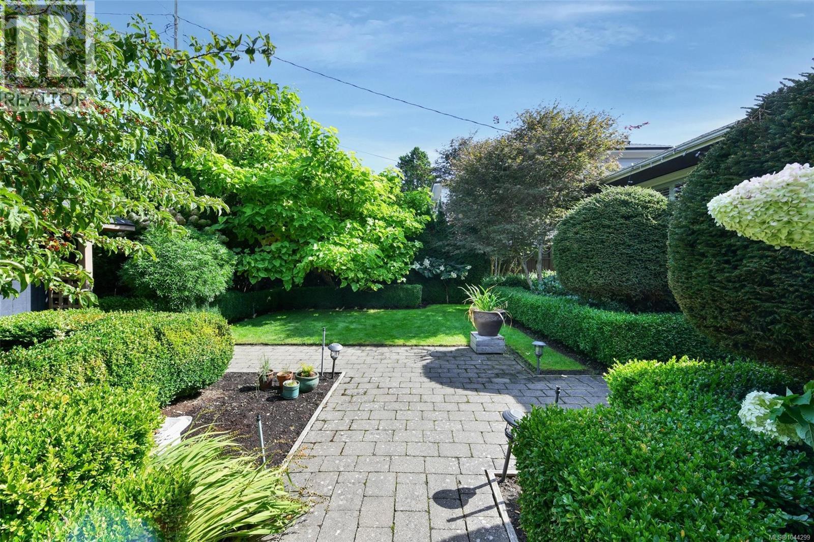 2065 Avondale Rd - 2