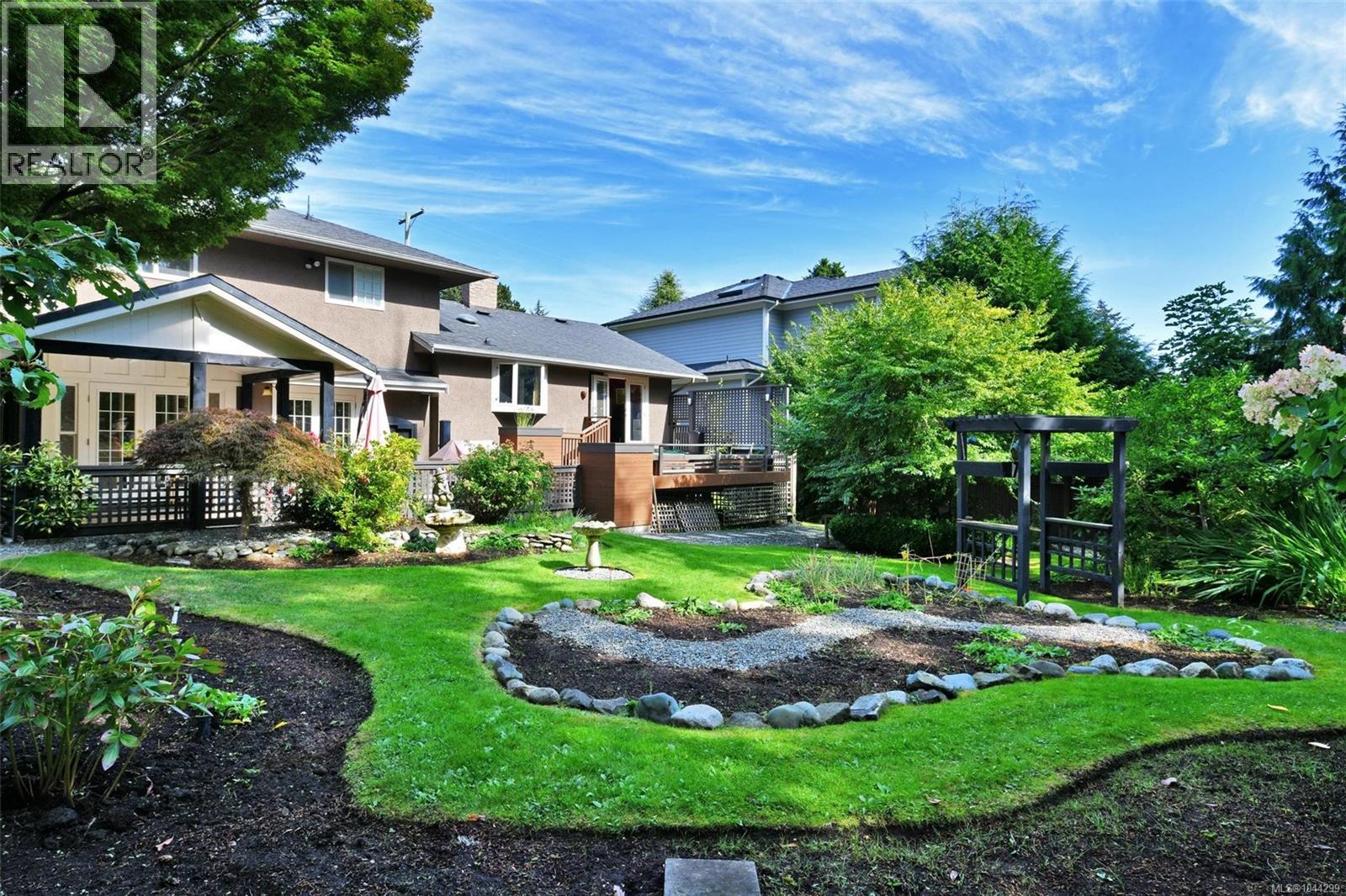 2065 Avondale Road, Oak Bay