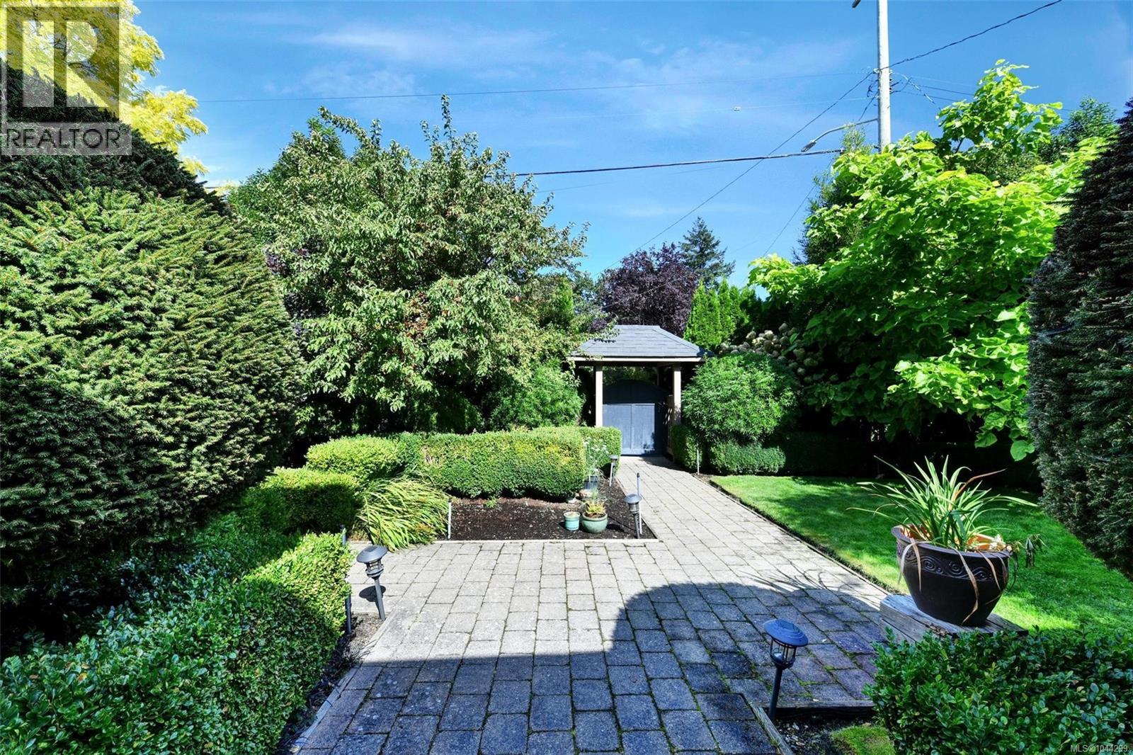 2065 Avondale Rd - 3