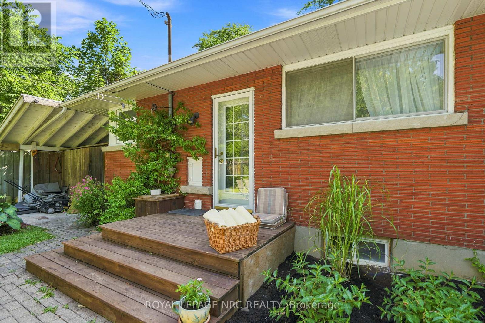 102 MASTERSON DRIVE - 33