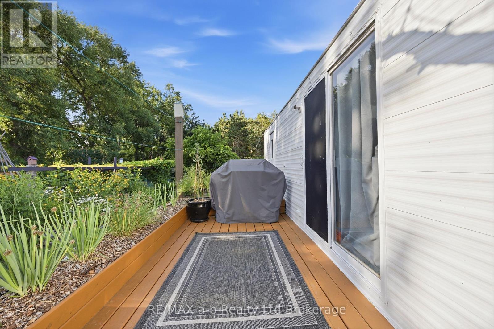 55424 LAKESHORE ROAD - Image 12