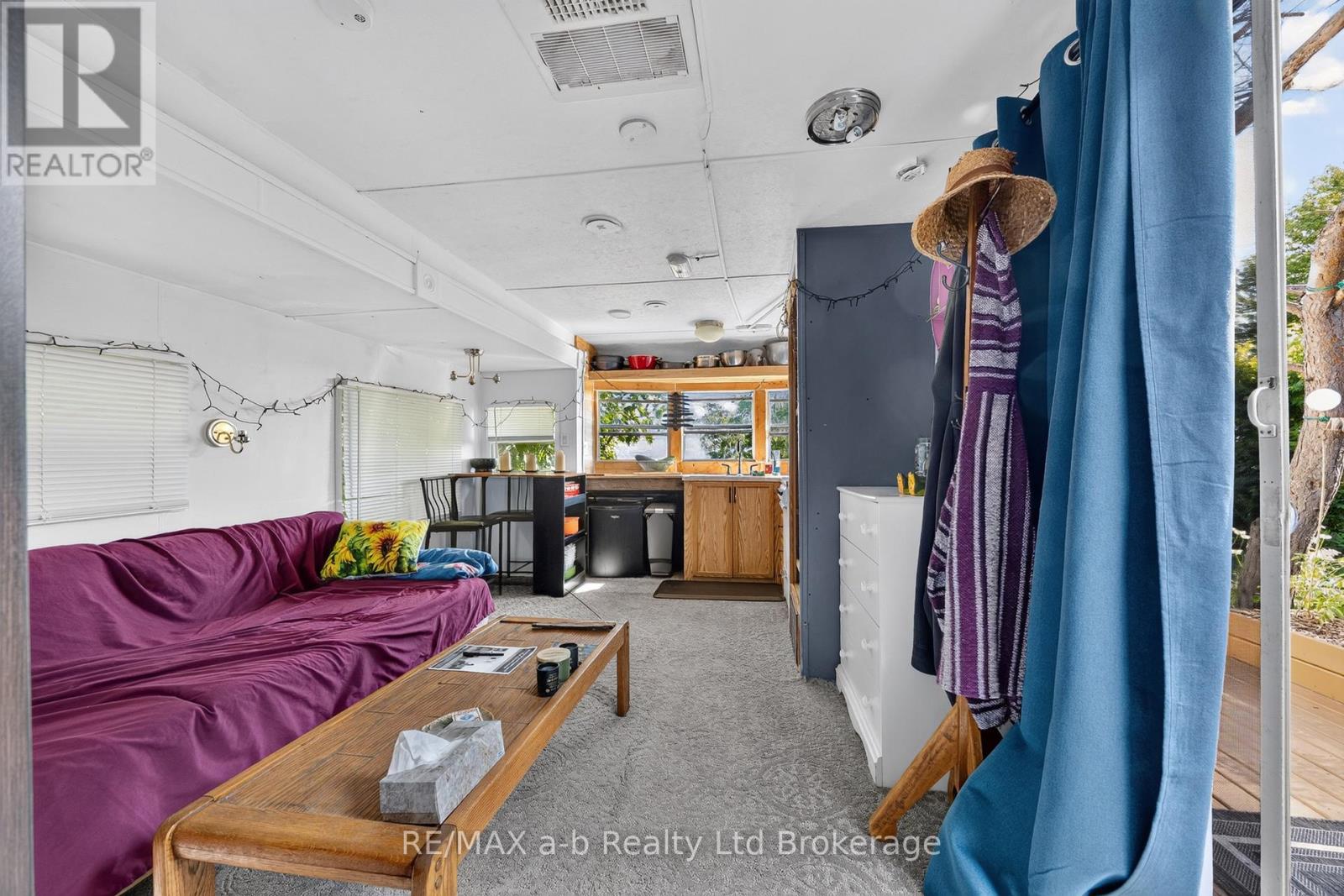 55424 LAKESHORE ROAD - Image 14