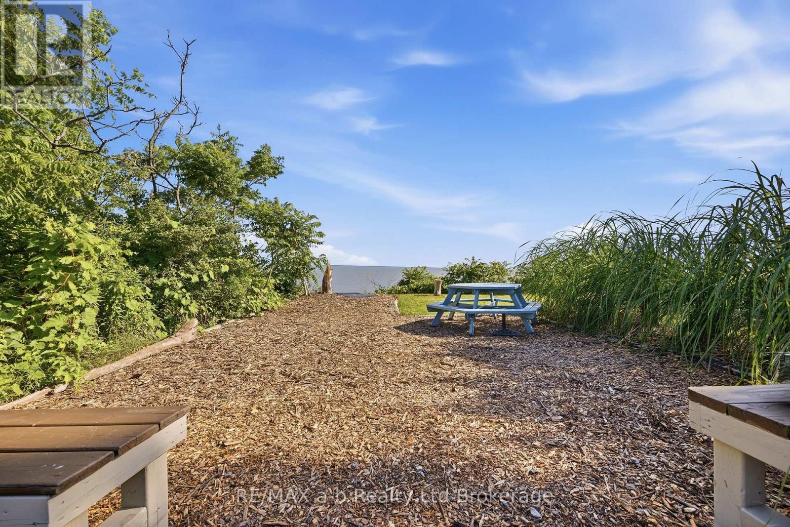 55424 LAKESHORE ROAD - 27