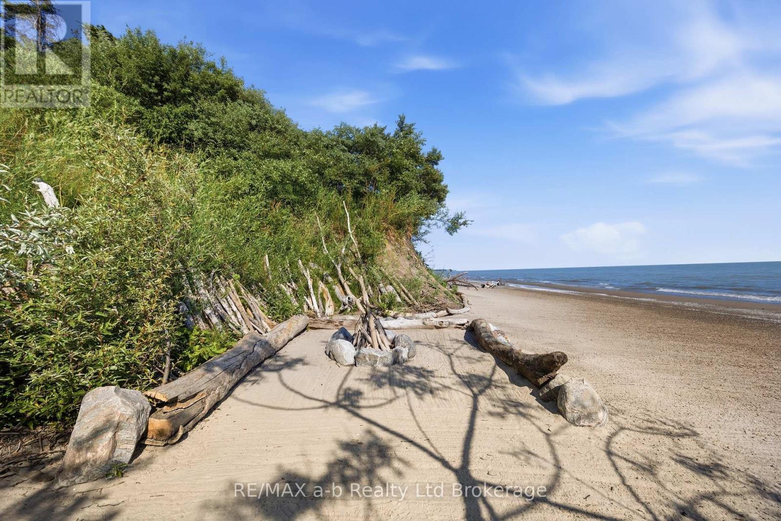 55424 LAKESHORE ROAD - Image 40