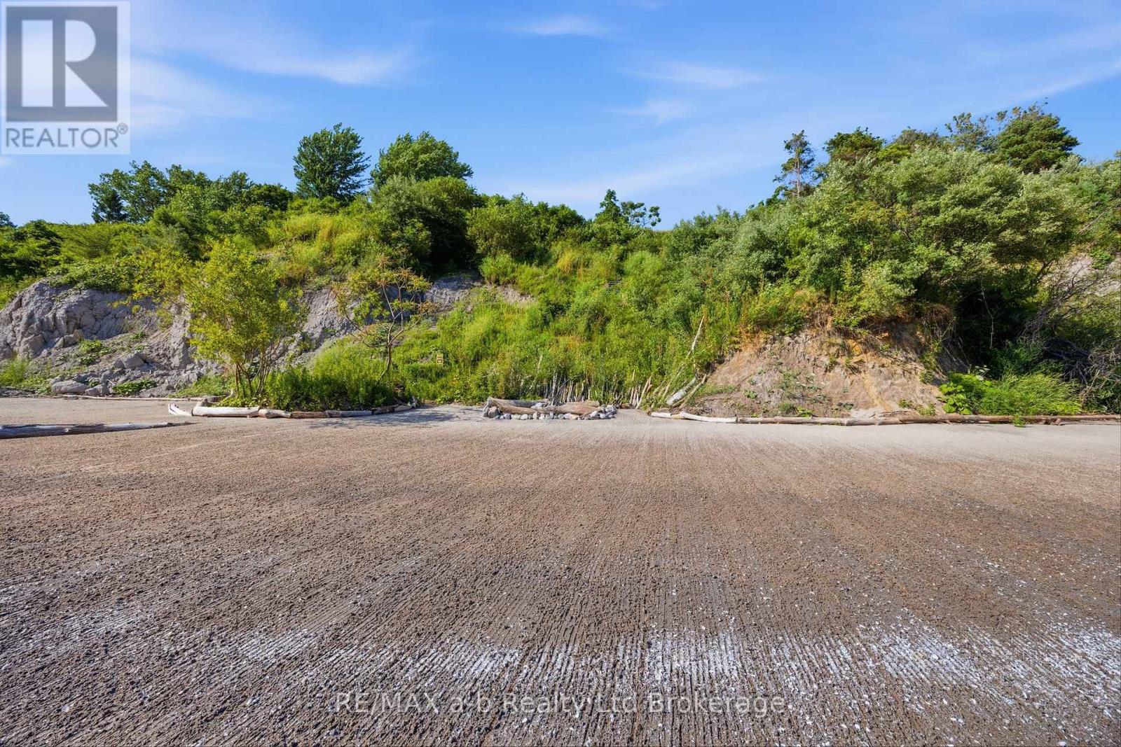 55424 LAKESHORE ROAD - Image 42