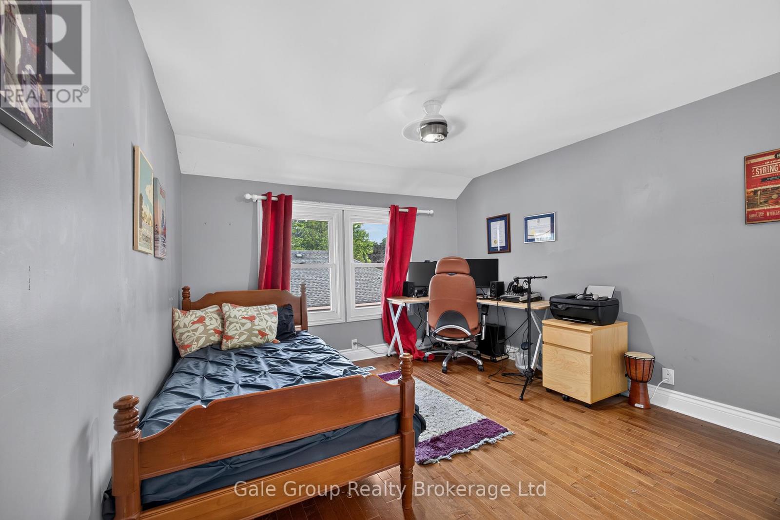 445 VINCENT STREET - 16