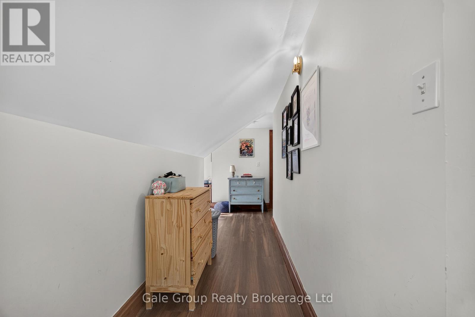 445 VINCENT STREET - 19