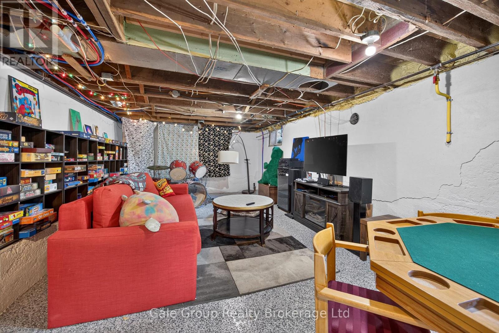 445 VINCENT STREET - 24