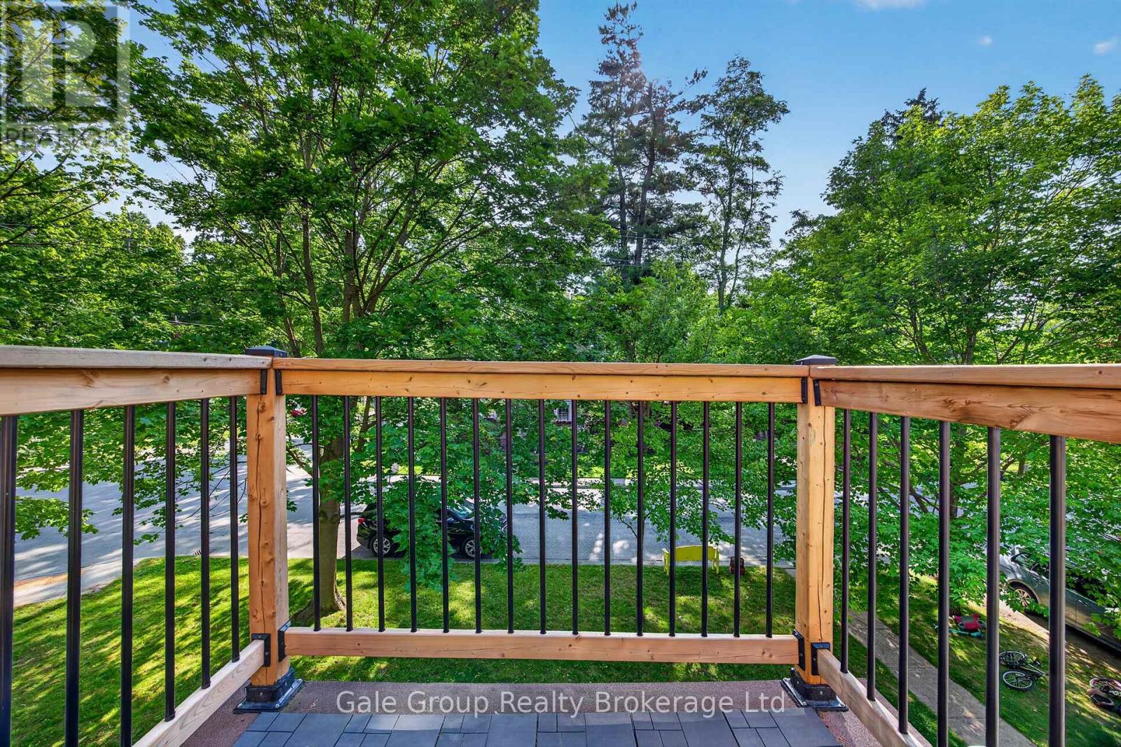 445 VINCENT STREET - 35