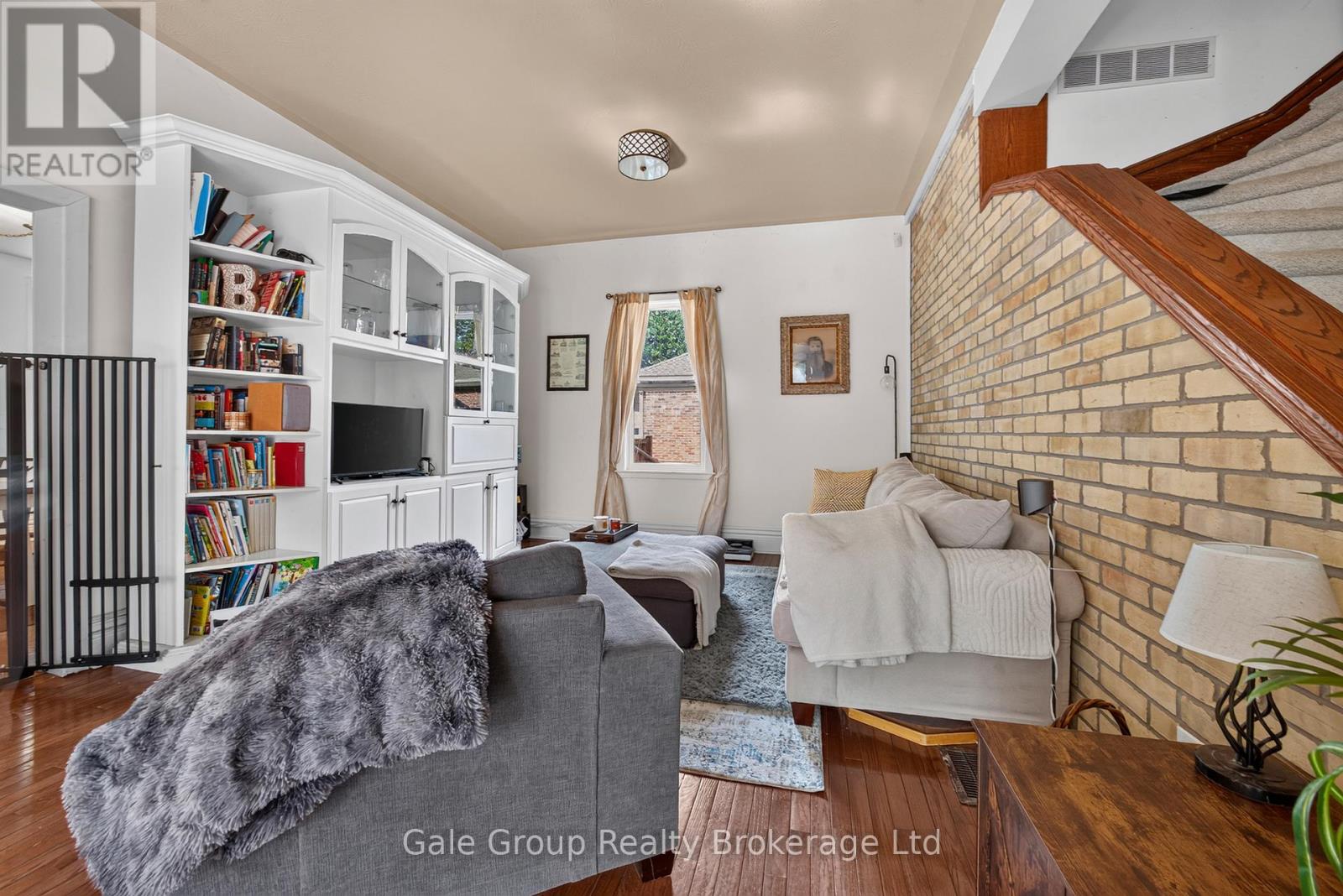 445 VINCENT STREET - 7