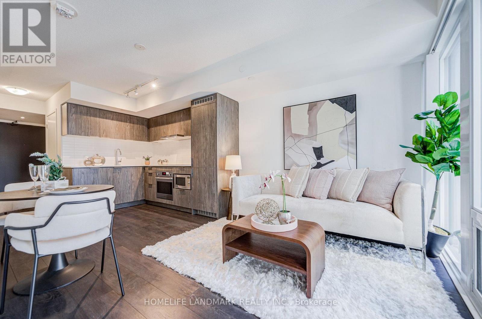 #817 60 SHUTER STREET - 21