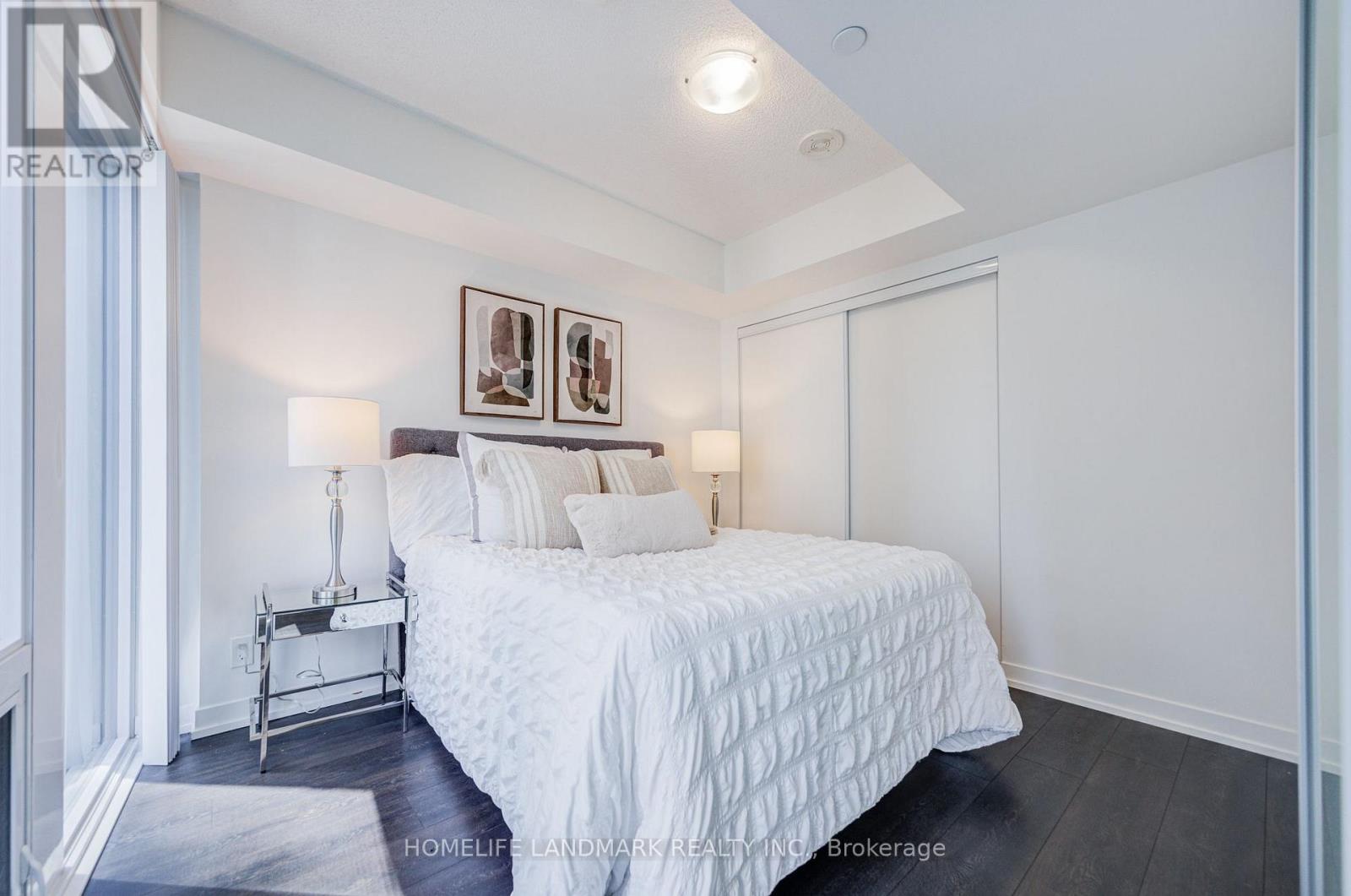 #817 60 SHUTER STREET - 22