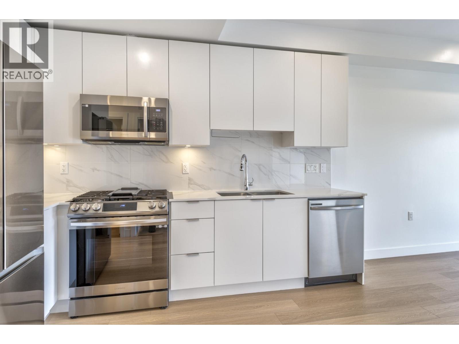 504 2331 KELLY AVENUE, Port Coquitlam