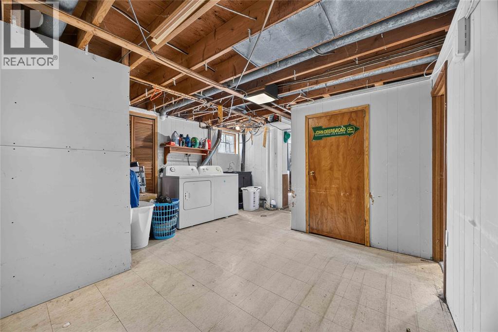 1091 INDIAN ROAD North - 24