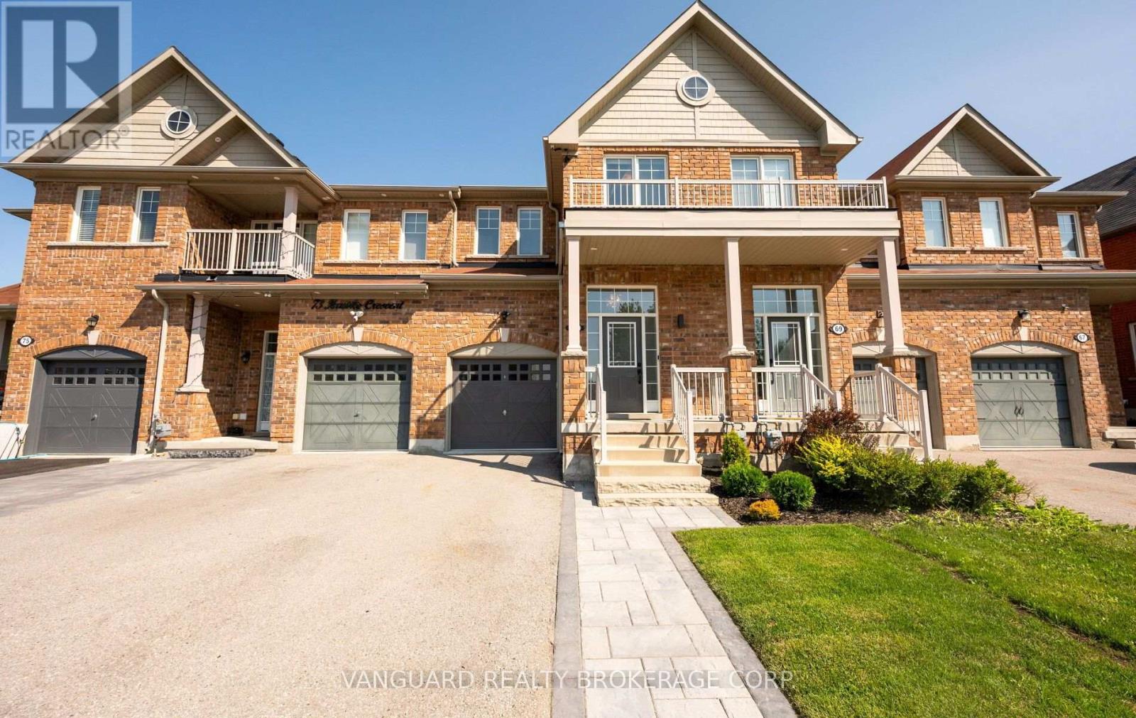 71 HAWKE CRESCENT - 1