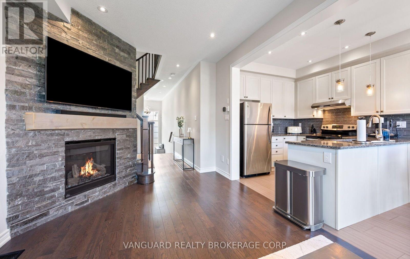 71 HAWKE CRESCENT - 11