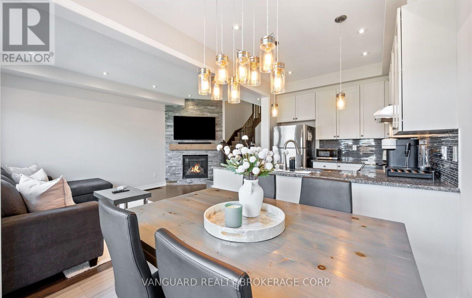 71 HAWKE CRESCENT - 14