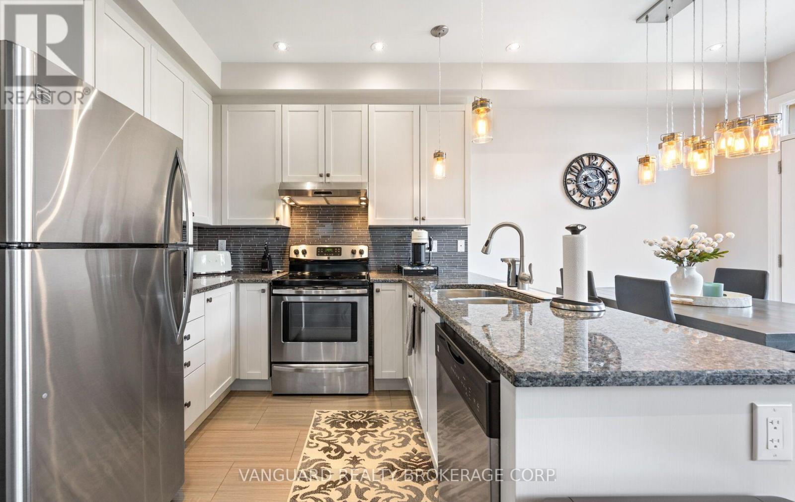 71 HAWKE CRESCENT - 17