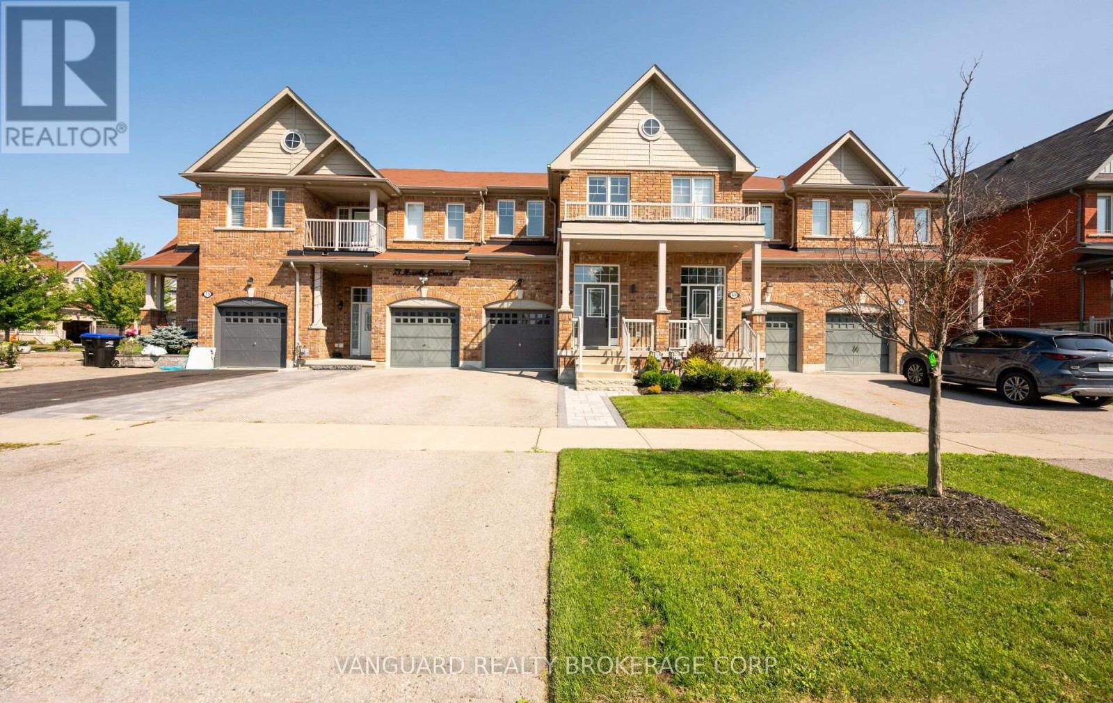 71 HAWKE CRESCENT - 2