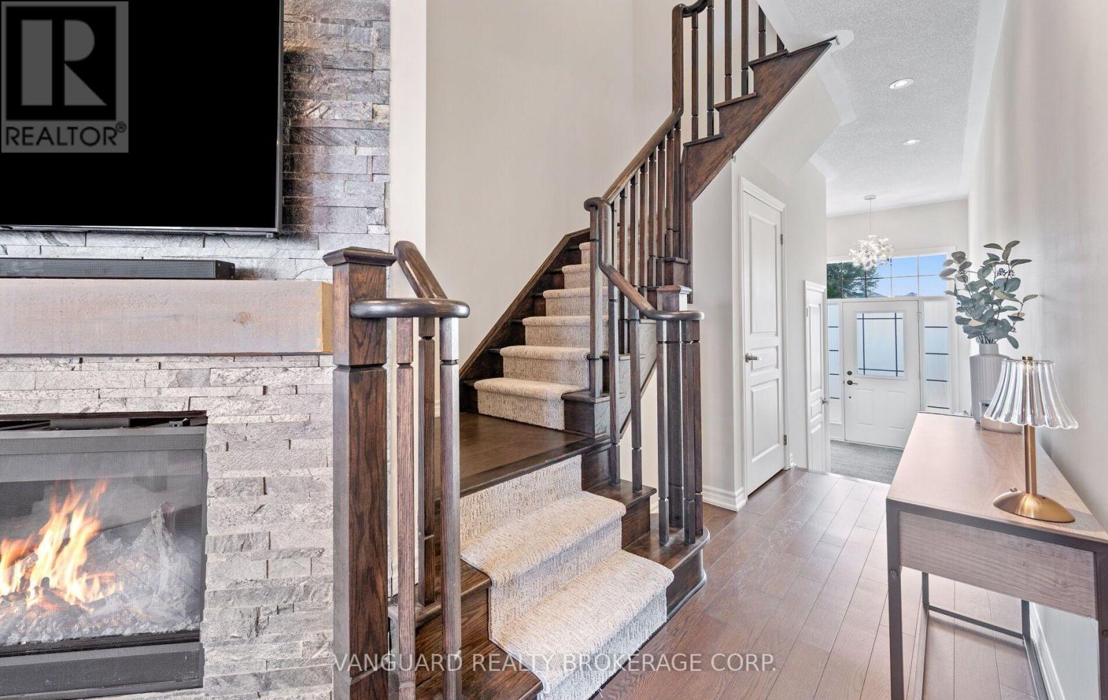 71 HAWKE CRESCENT - 21