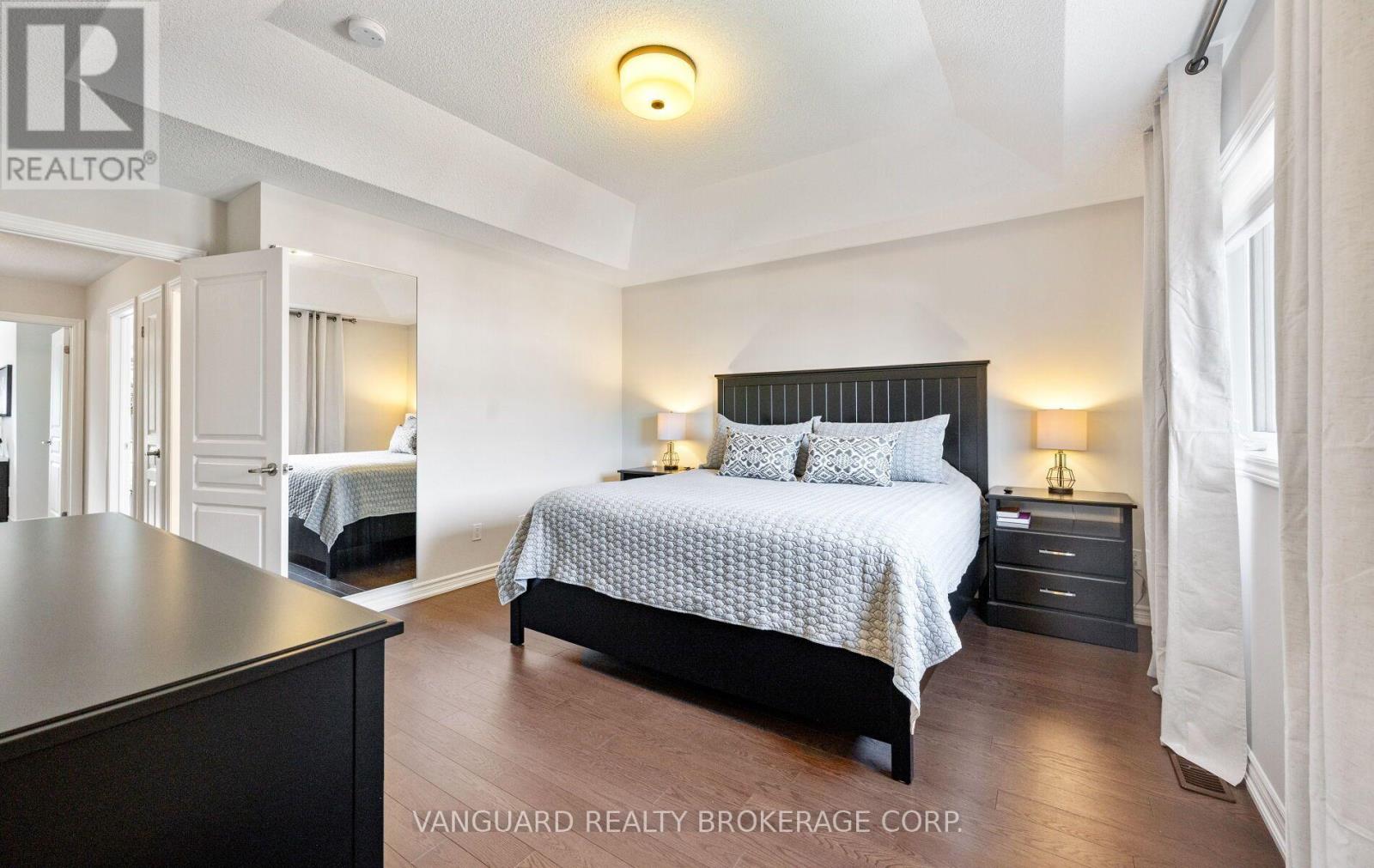 71 HAWKE CRESCENT - 23