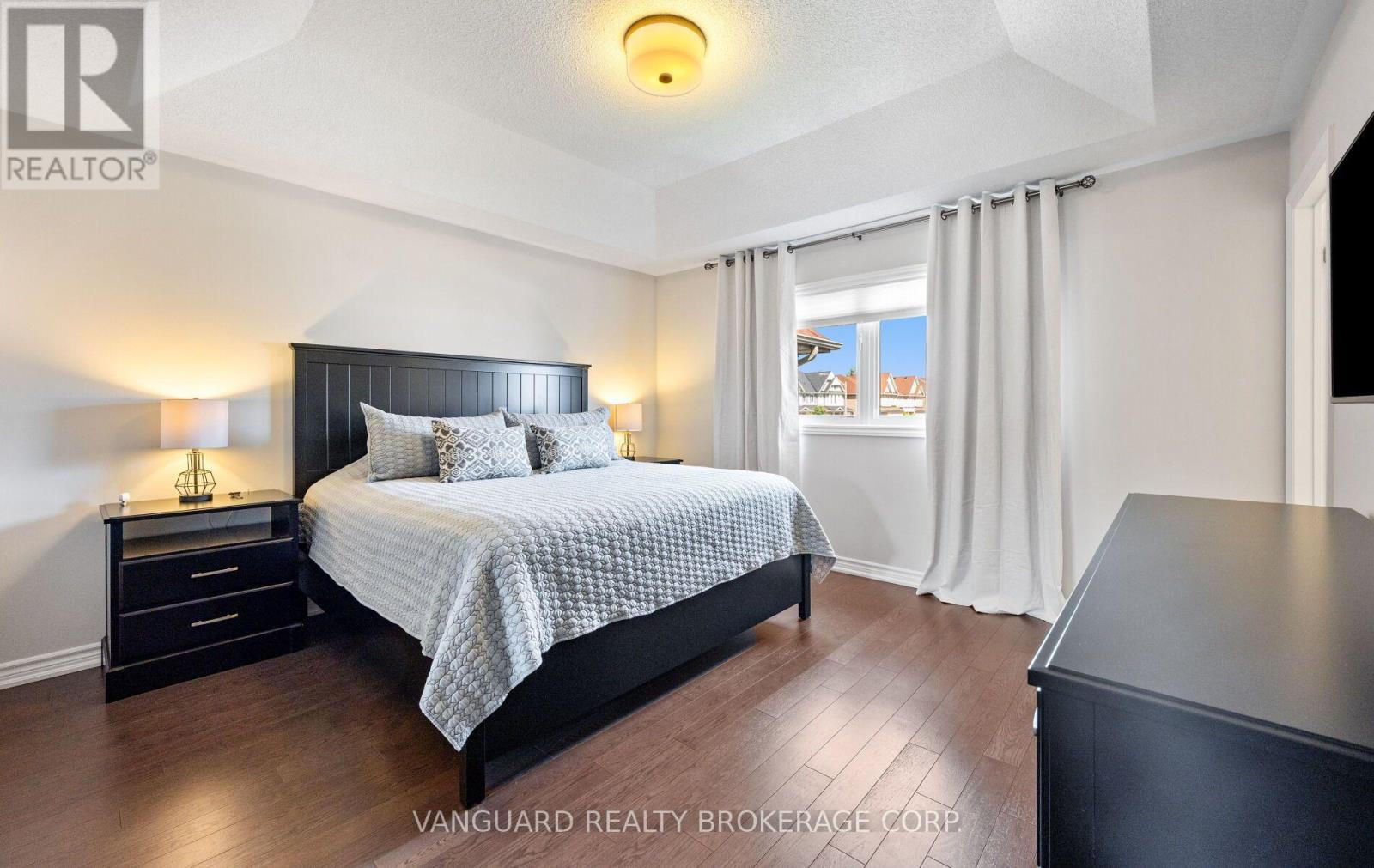 71 HAWKE CRESCENT - 25