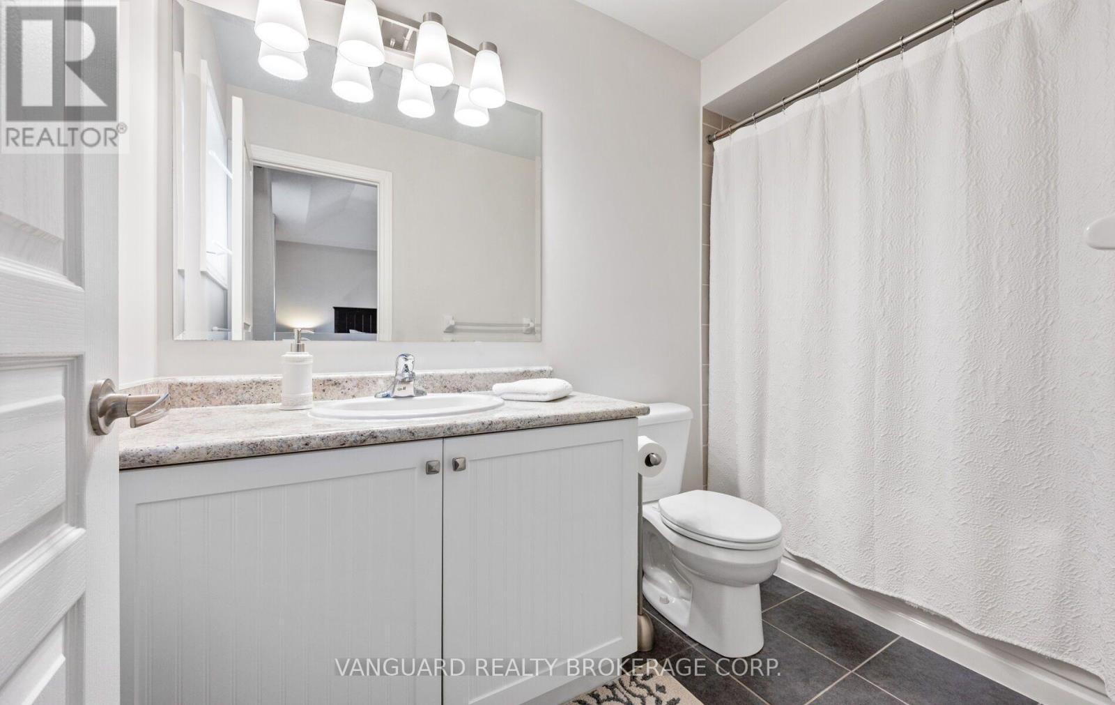 71 HAWKE CRESCENT - 27