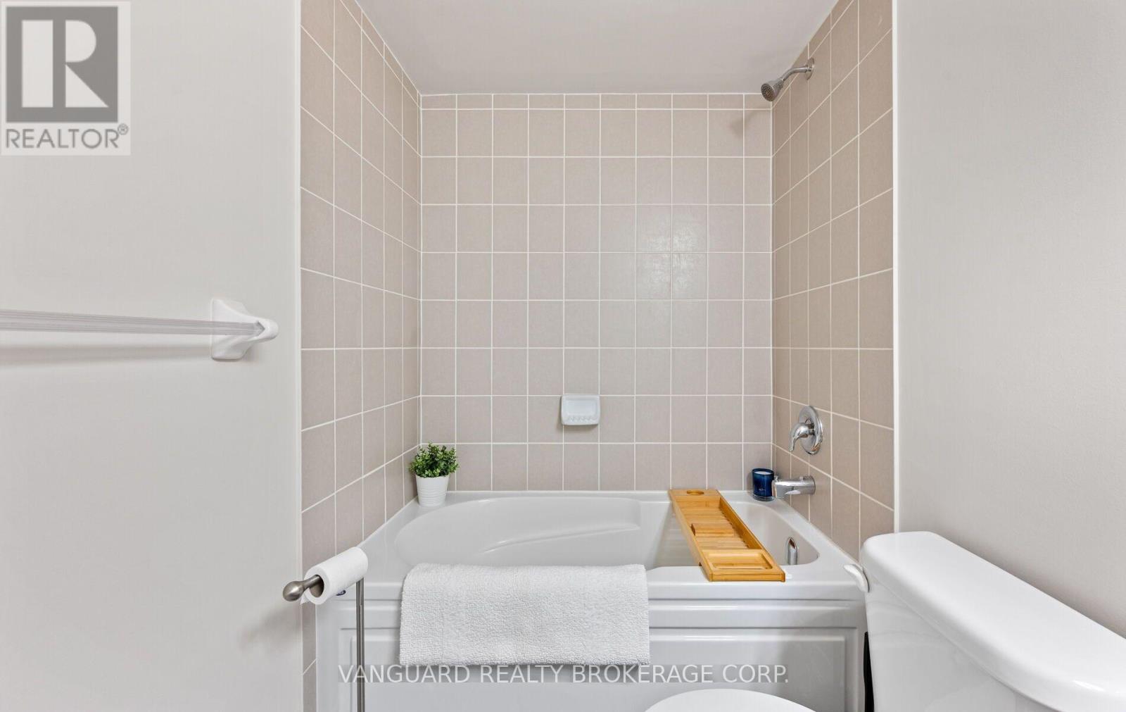 71 HAWKE CRESCENT - 36