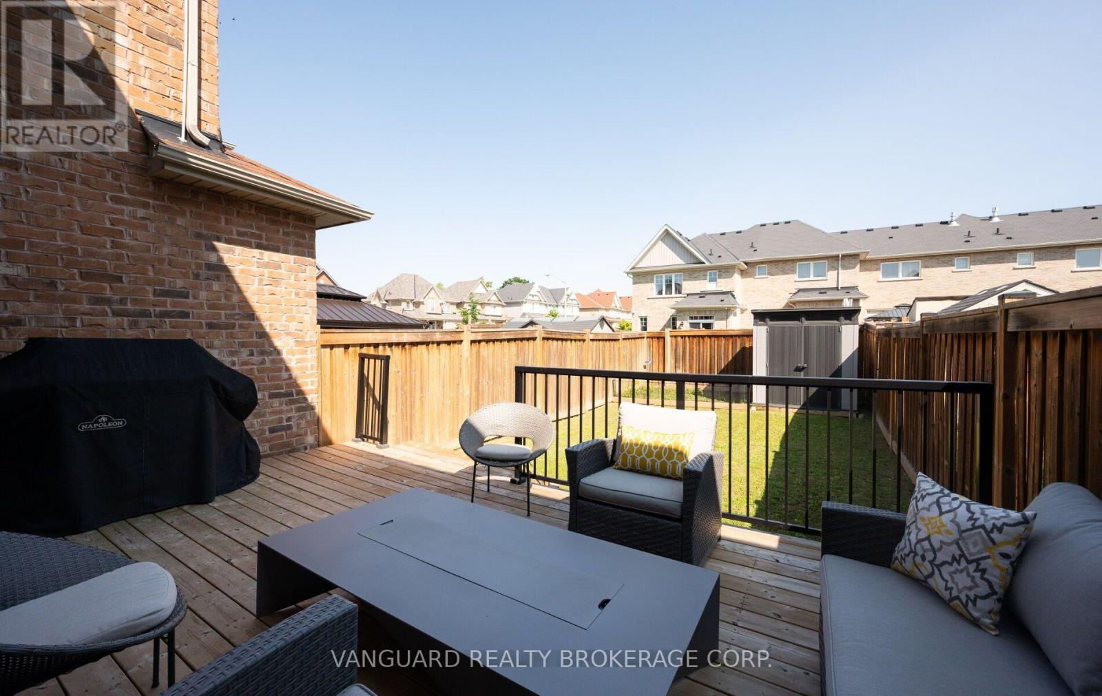 71 HAWKE CRESCENT - 40