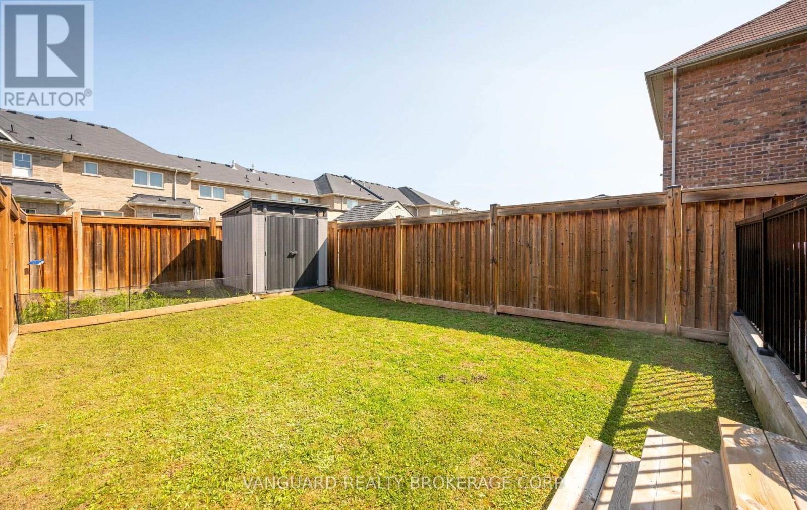 71 HAWKE CRESCENT - 43