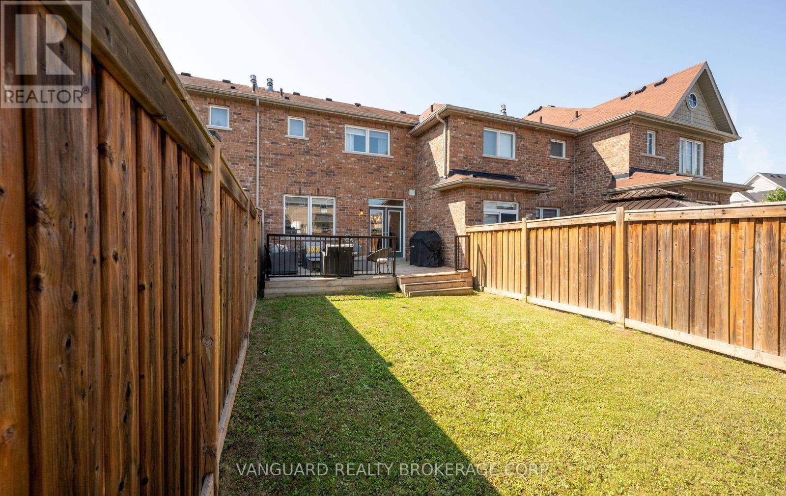 71 HAWKE CRESCENT - 46