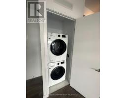 719 - 60 Honeycrisp Crescent, Vaughan, ON L4K0N5 Photo 9