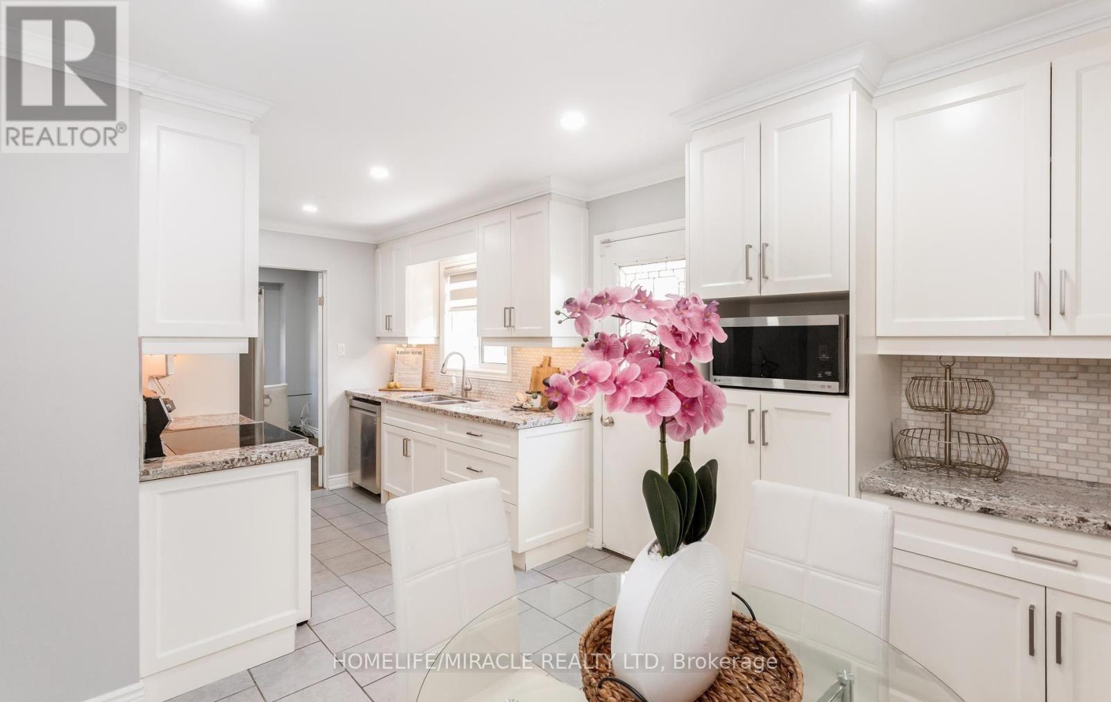 49 NEWBRIDGE CRESCENT - 13