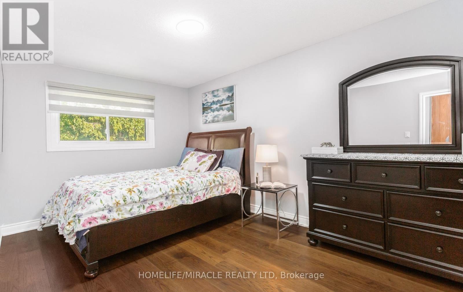 49 NEWBRIDGE CRESCENT - 24