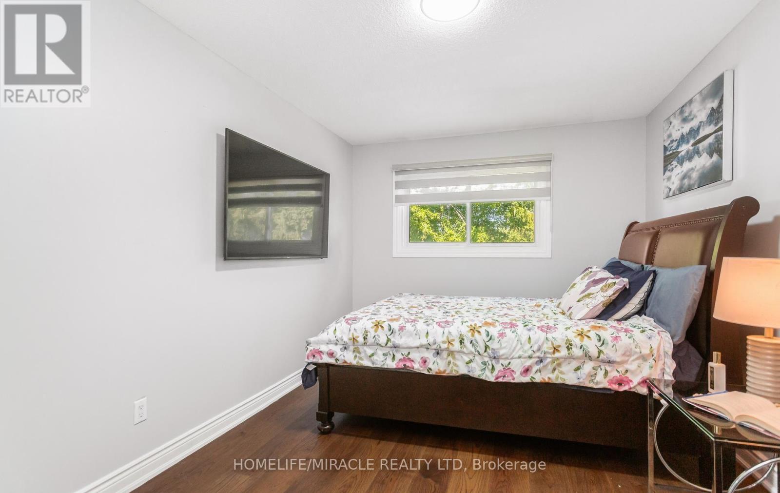 49 NEWBRIDGE CRESCENT - 25