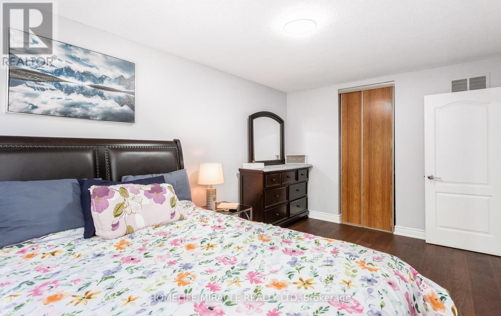 49 NEWBRIDGE CRESCENT - 26