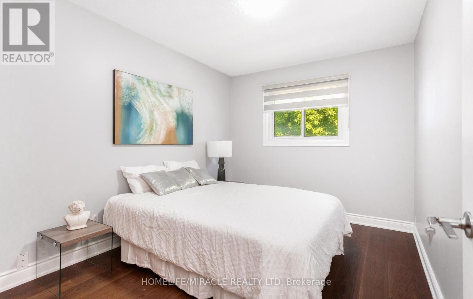 49 NEWBRIDGE CRESCENT - 27