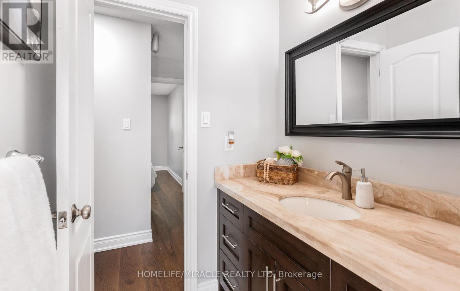 49 NEWBRIDGE CRESCENT - 33