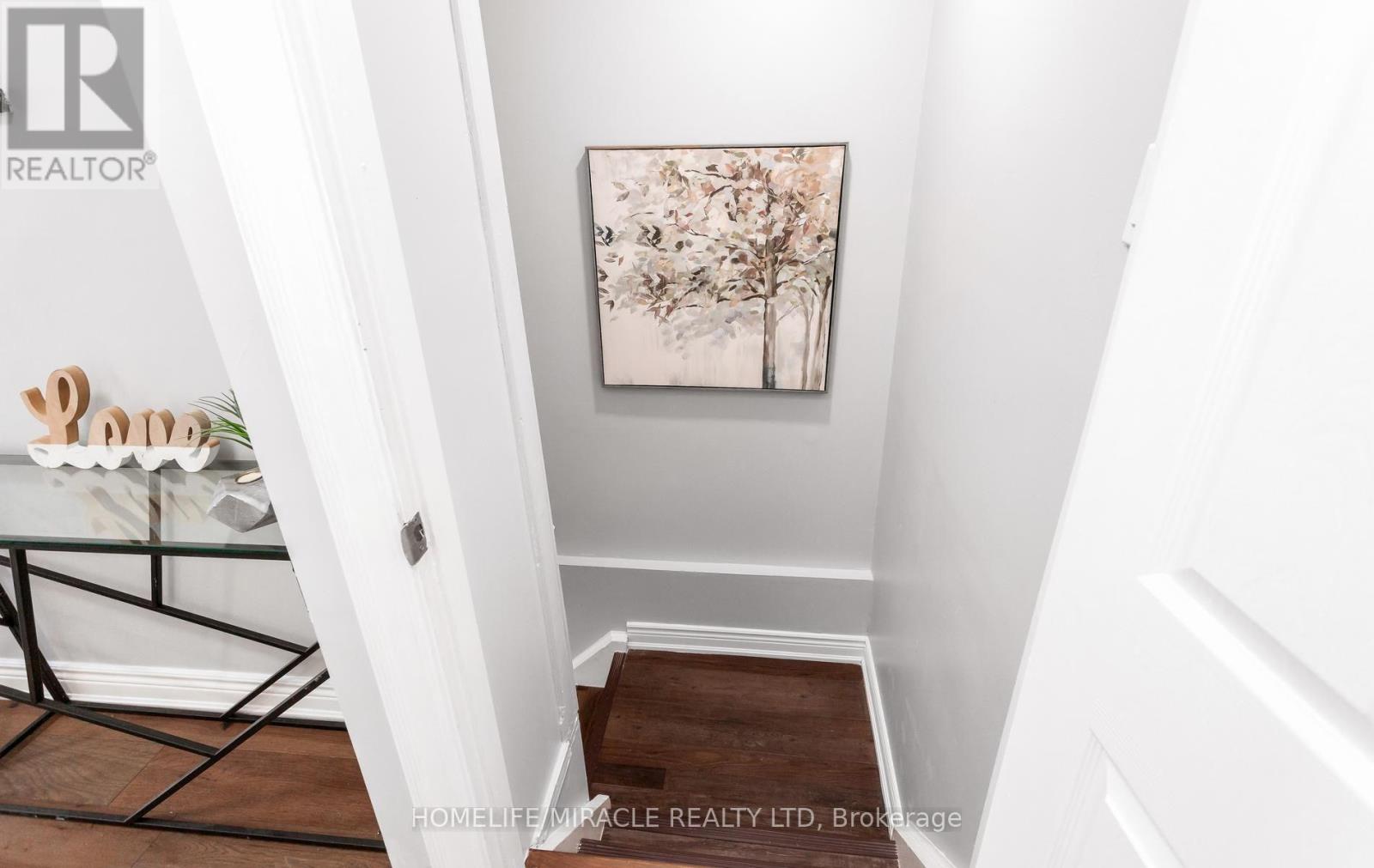 49 NEWBRIDGE CRESCENT - 35