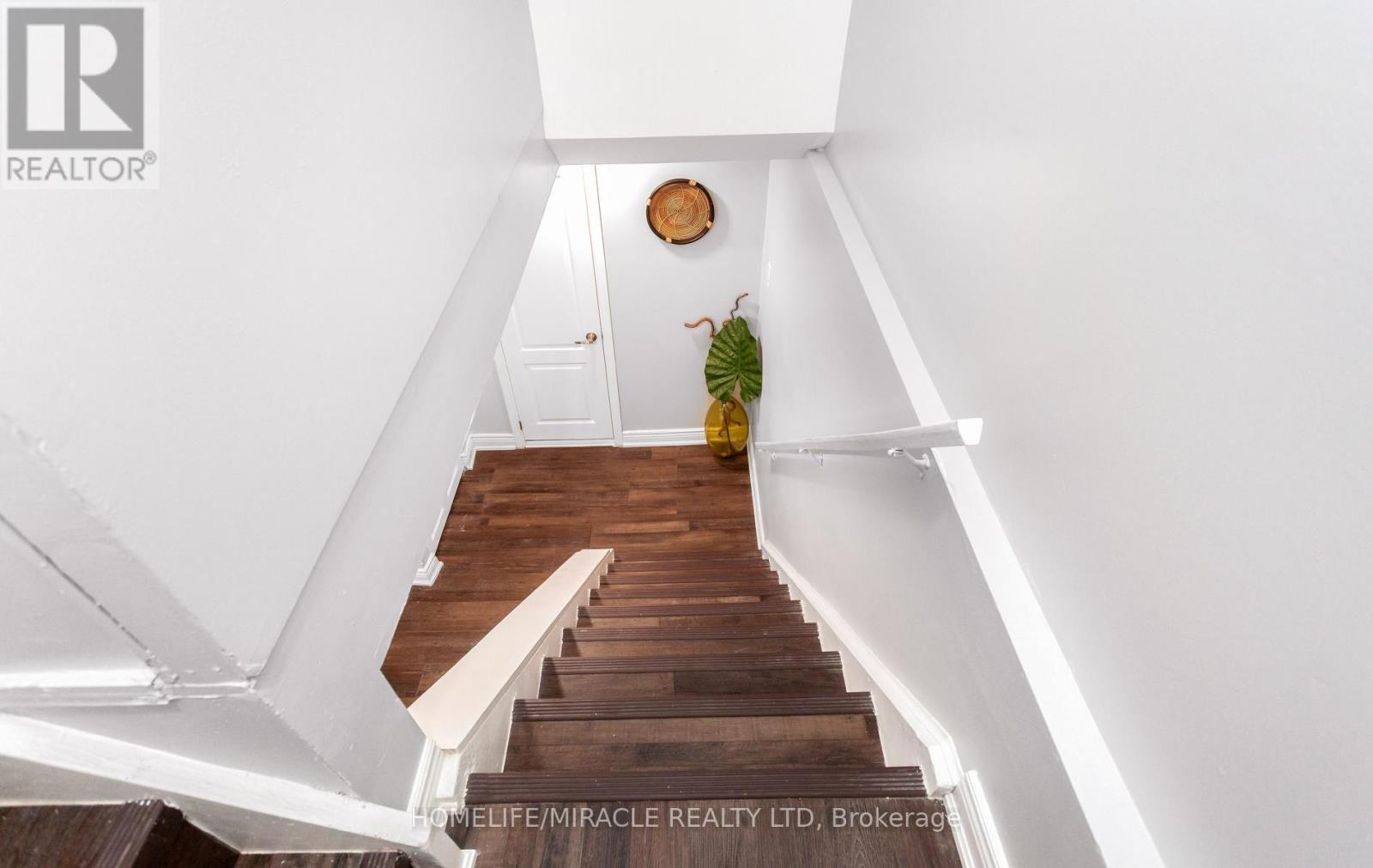 49 NEWBRIDGE CRESCENT - 36