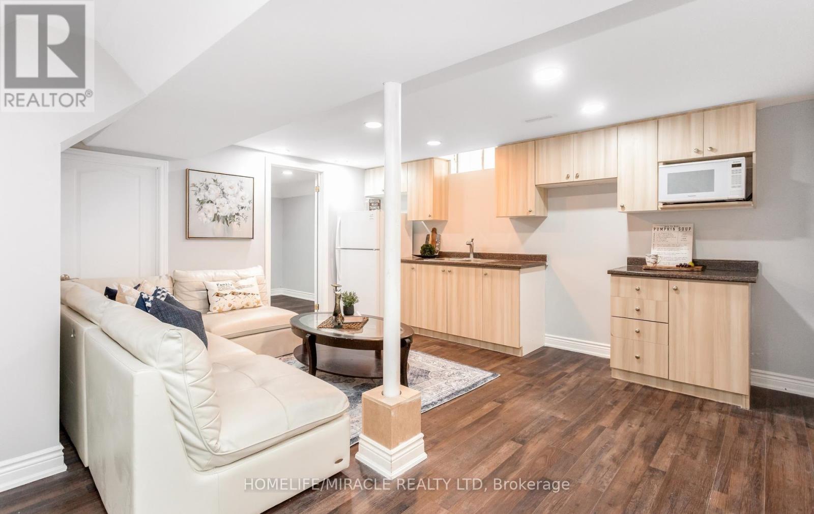49 NEWBRIDGE CRESCENT - 37