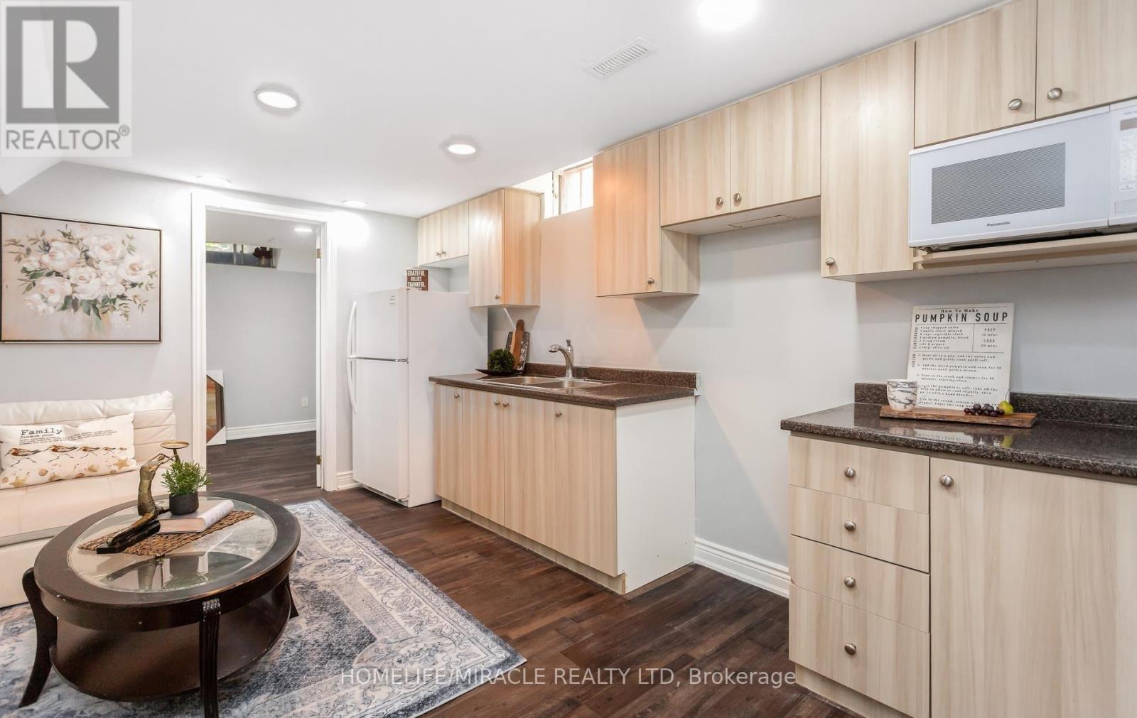 49 NEWBRIDGE CRESCENT - 38