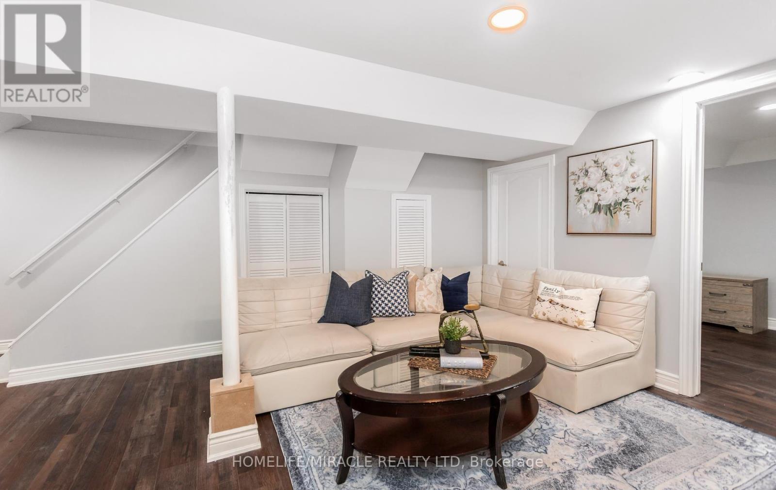 49 NEWBRIDGE CRESCENT - 39