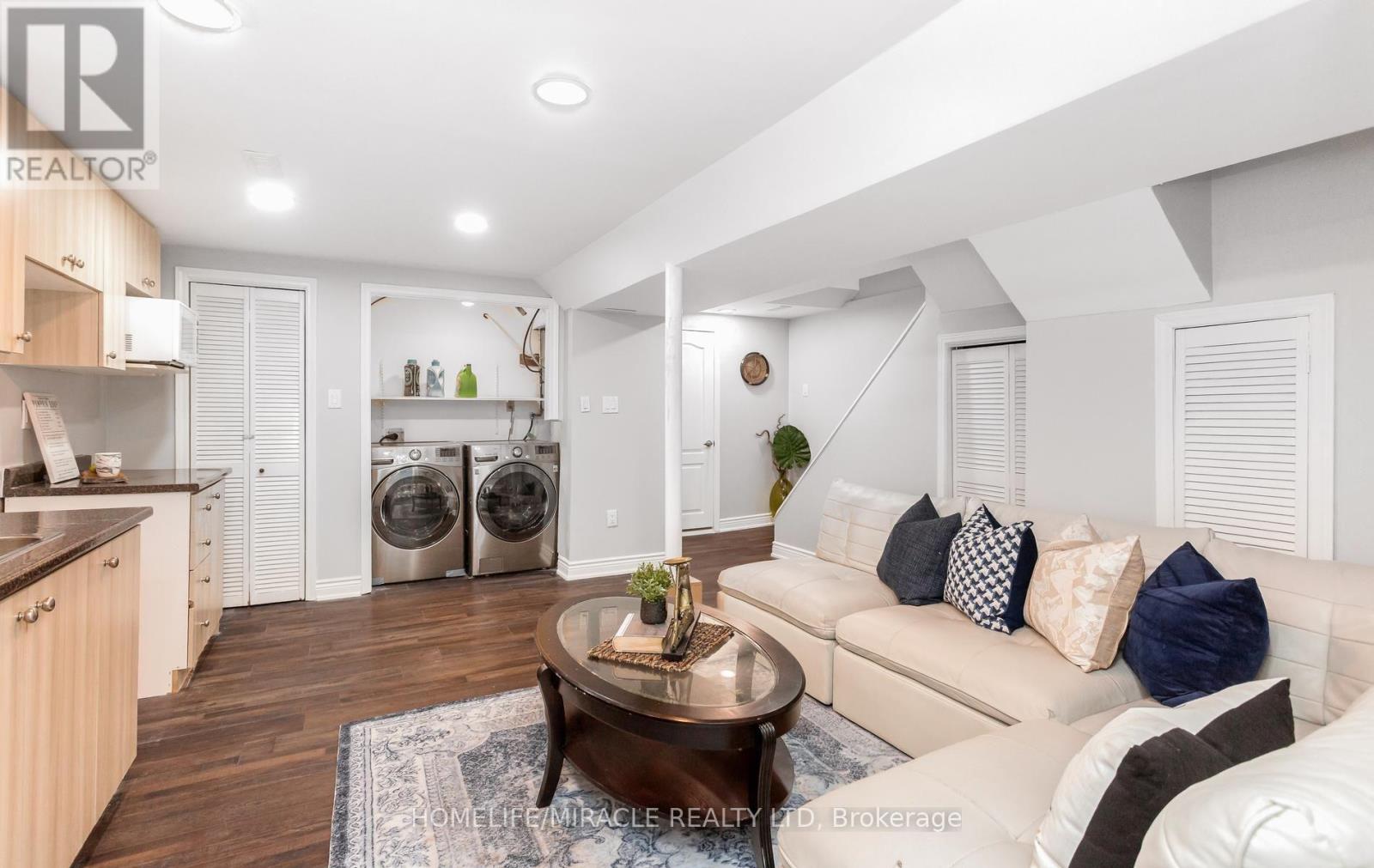 49 NEWBRIDGE CRESCENT - 40