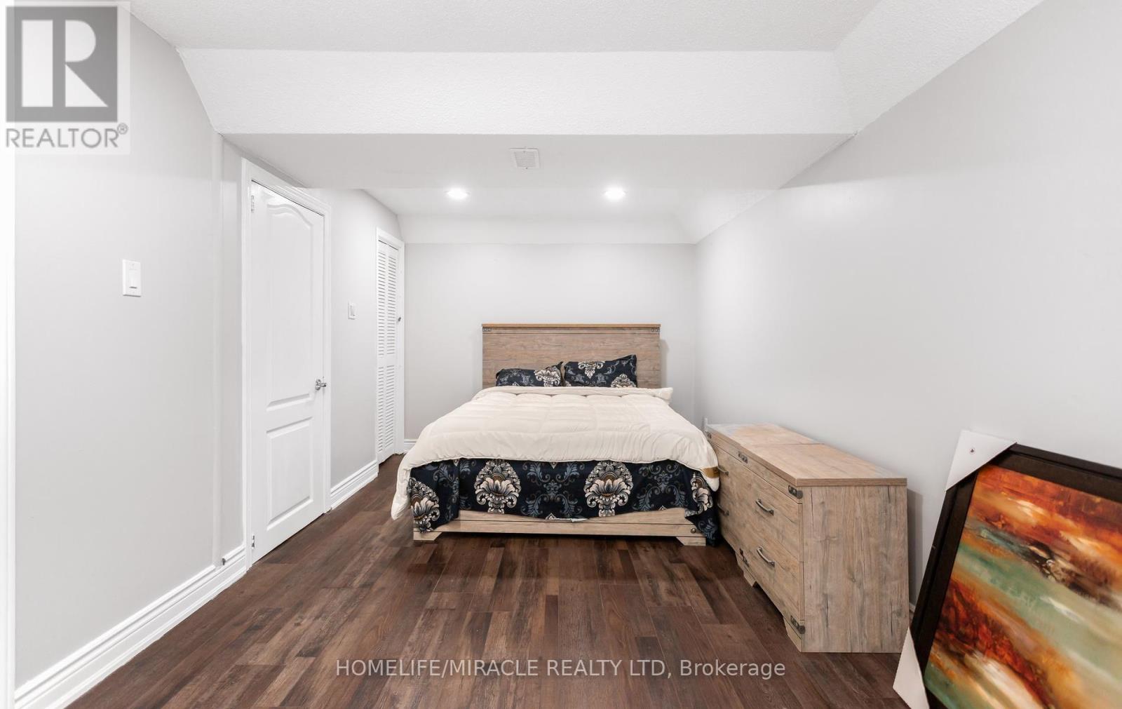 49 NEWBRIDGE CRESCENT - 42