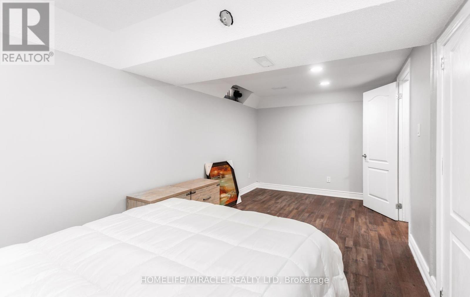 49 NEWBRIDGE CRESCENT - 43