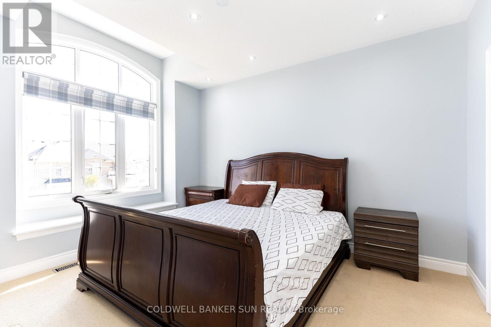 48 HANBURY CRESCENT - 29