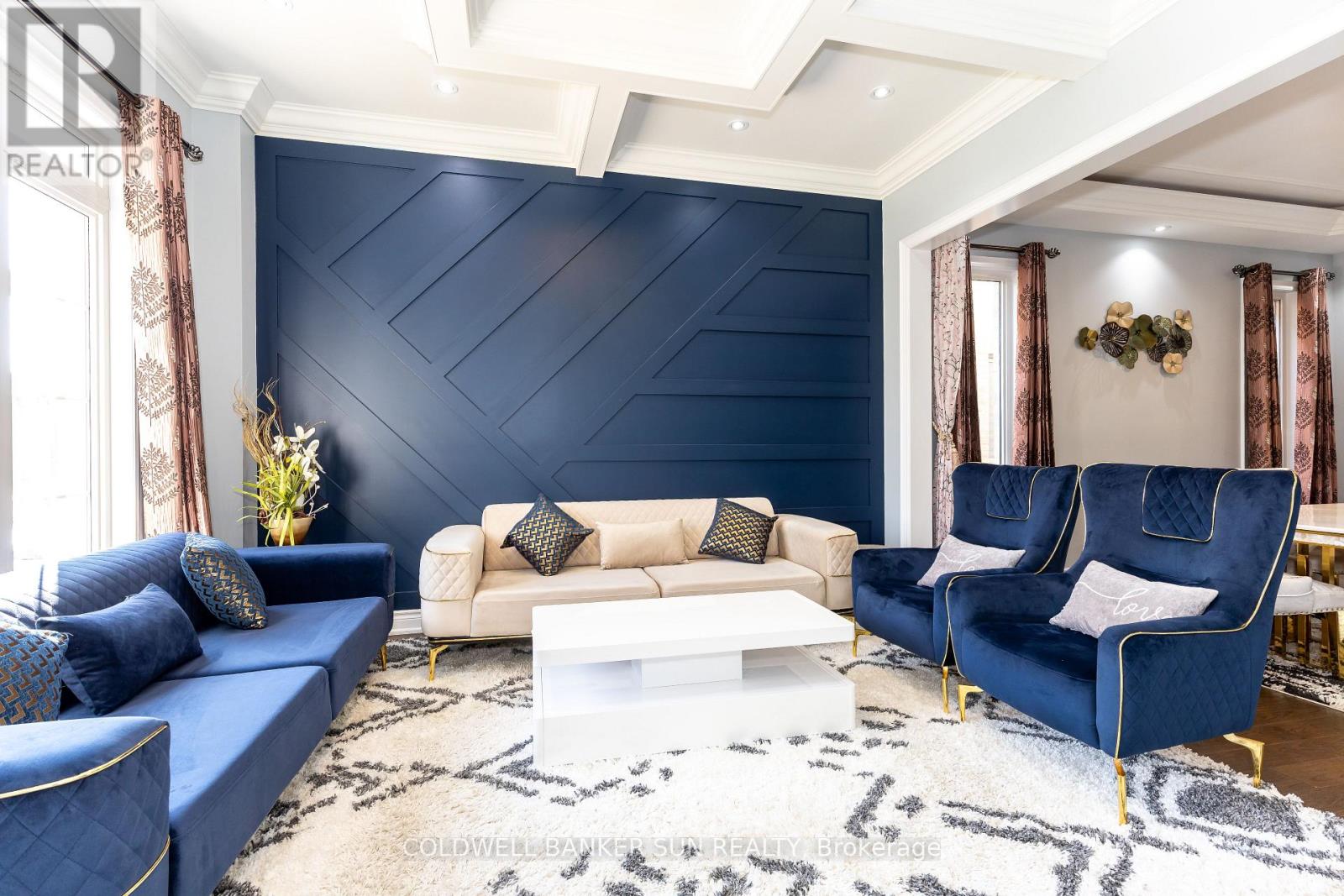 48 HANBURY CRESCENT - 5