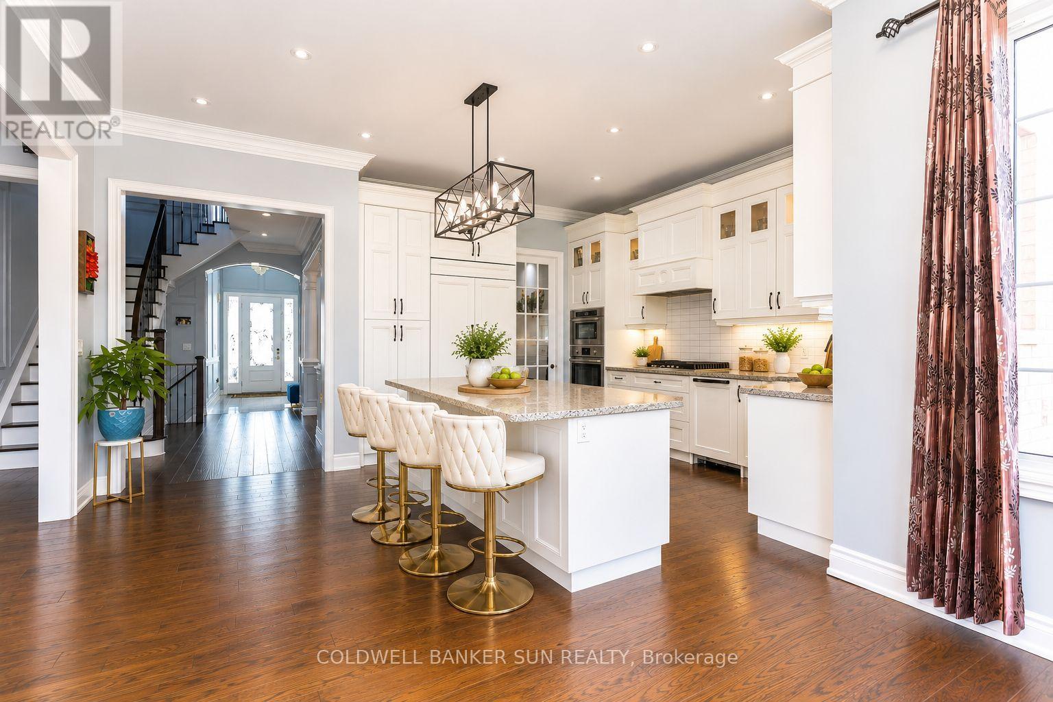 48 HANBURY CRESCENT - 9