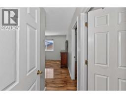 4pc Bathroom - 119 Taravista Drive Ne, Calgary, AB T3J4T2 Photo 16